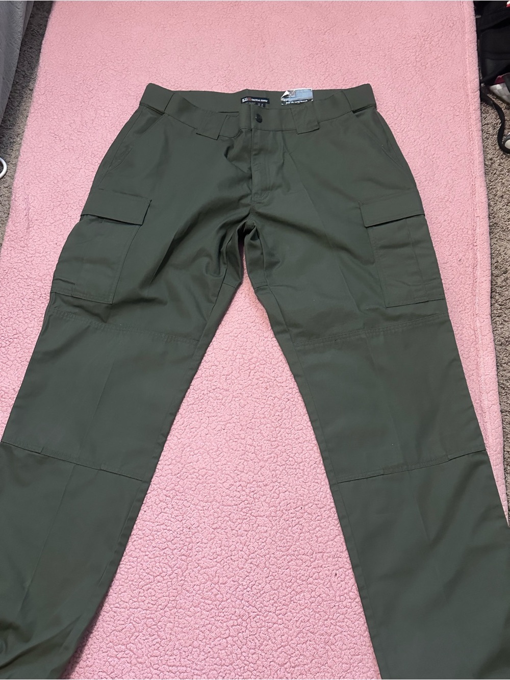 Women’s Olive Green Cargo Pants with Utility Pockets